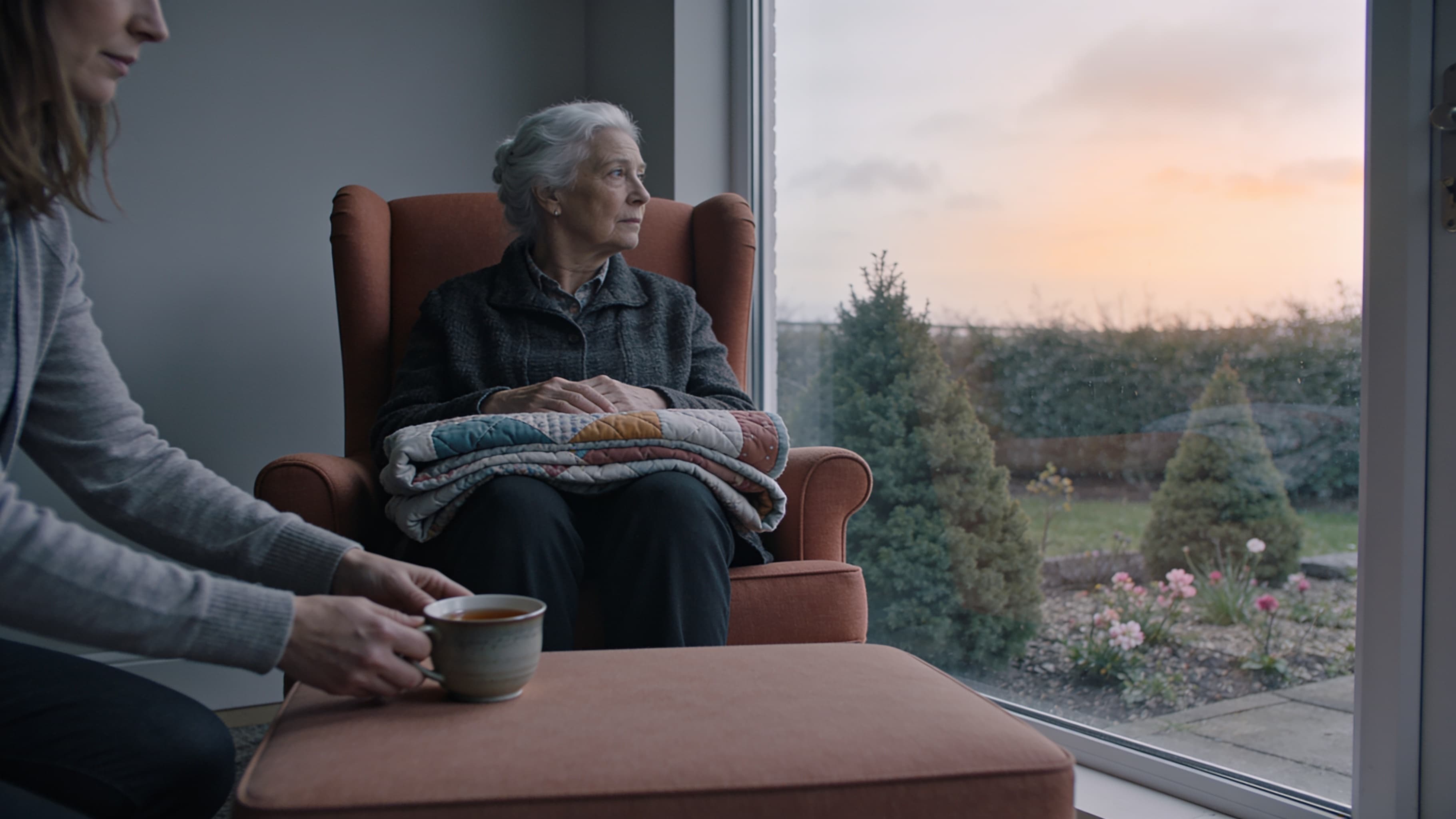 Managing Sundowning in Memory Care: 7 Evidence-Based Strategies for Families and Staff